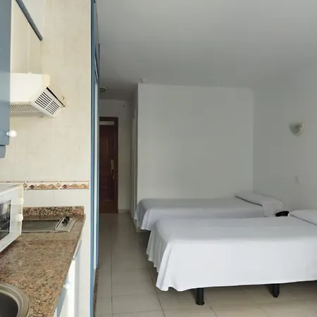 Estudio Con Piscina En 3*