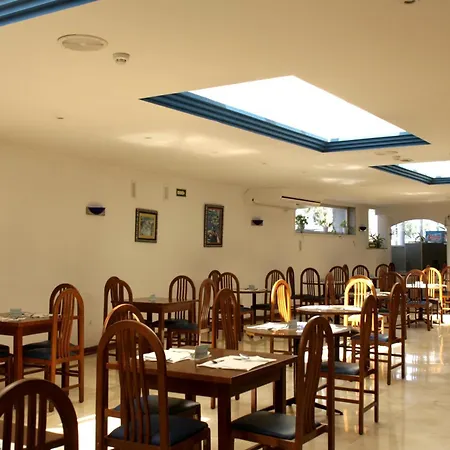 Estudio Con Piscina En Aparthotel 3*